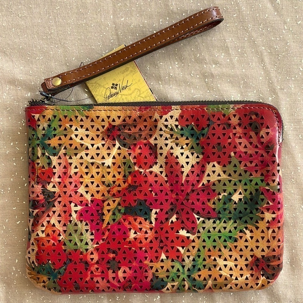 Brand New Patricia Nash Genuine Leather Floral Perforated Cassini Zip Wristlet
